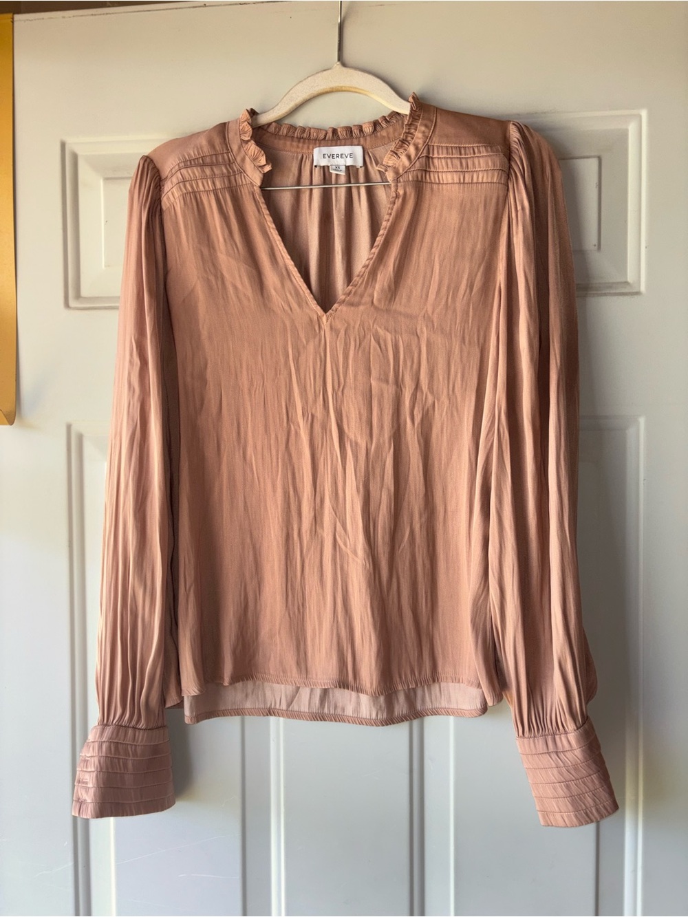 Evereve light brown long sleeve top size XS